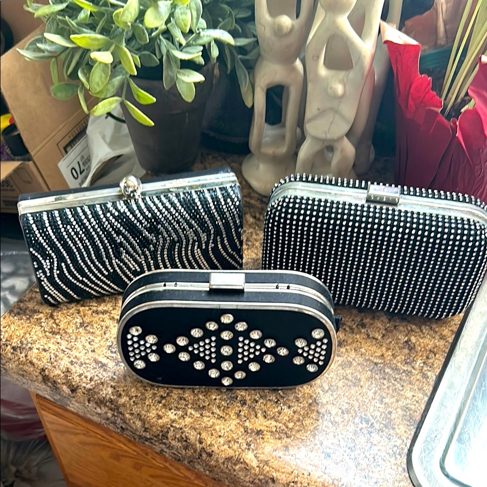 Elegant Black and Silver Clutch Set